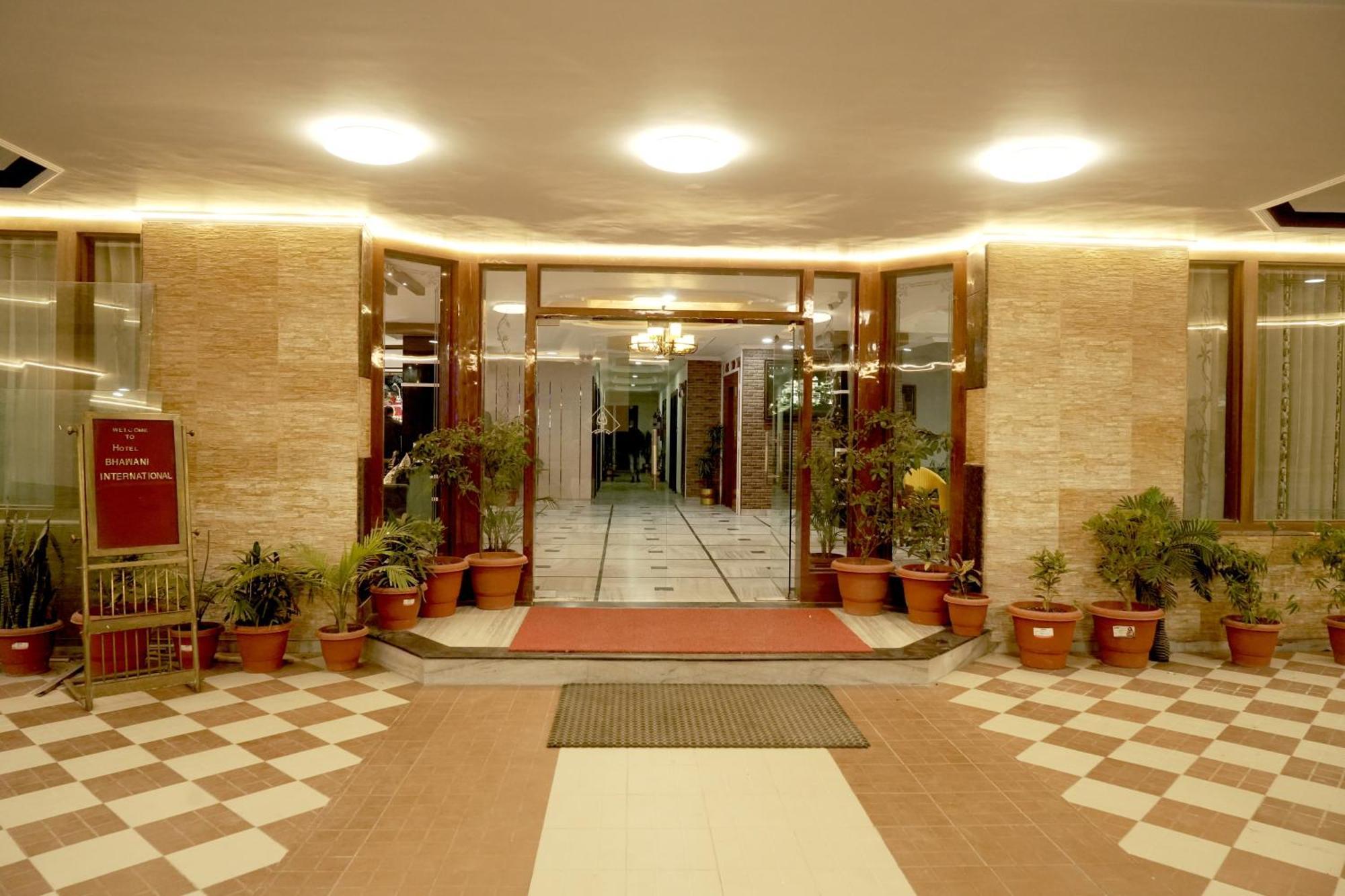 Hotel Bhawani International Катра Экстерьер фото
